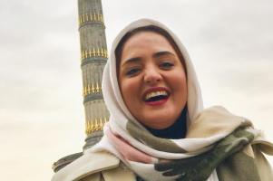 عکس هایی از گردش نرگس محمدی در برلین آلمان