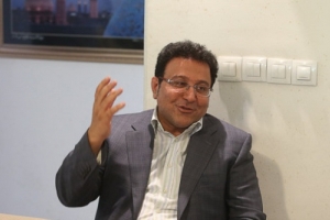 حسین هدایتی همچنان در زندان است