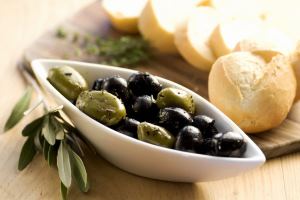 چگونه تلخی زیتون را از بین ببریم؟