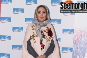 مدل مانتو الهام حمیدی در اکران فیلم ما همه گناهکاریم