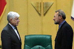 رقابت عارف با لاریجانی در مجلس