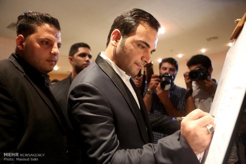 احسان علیخانی در مراسم تجلیل از ماه عسل