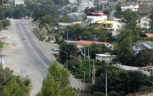 221495_879.jpg