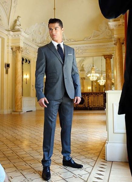 new_suit_cristiano_ronaldo.jpg