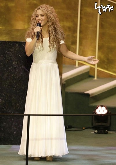اجرای ترانه از Shakira در اجلاس