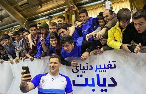 سلفی علی دایی با هوادارانش