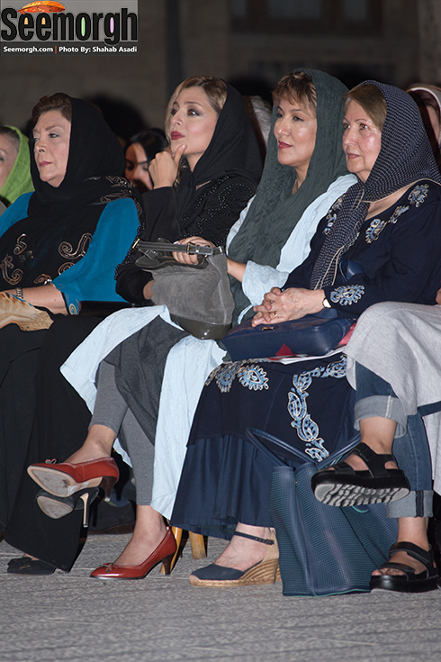پانته آ بهرام در کنار ساره بیات