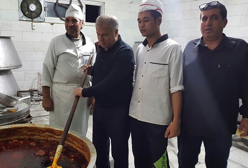 عکس علی پروین پای دیگ نذری عکس علی پروین پای دیگ نذری