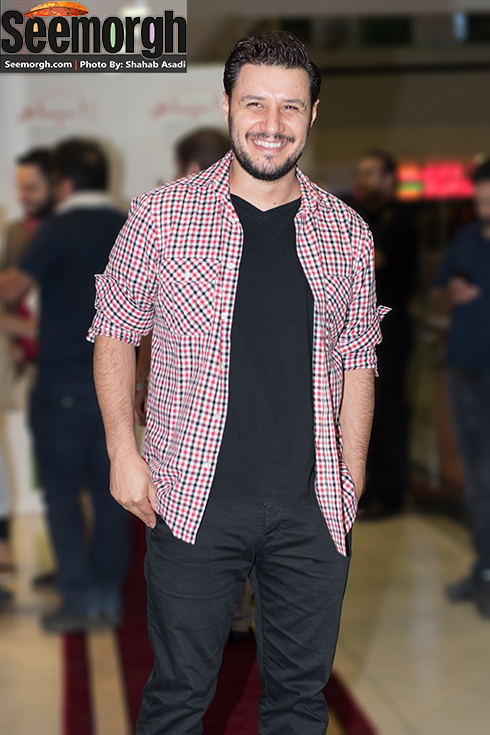 چهره خندان جواد عزتی