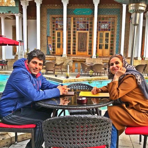 حمید گودرزی در کنار مادرش حمید گودرزی در کنار مادرش