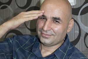 کشتی گرفتن علی مشهدی با قهرمان جهان + عکس
