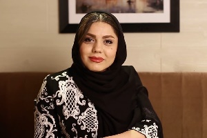 عکسی زیبا از آزاده زارعی در کنار فوتبالیست زن