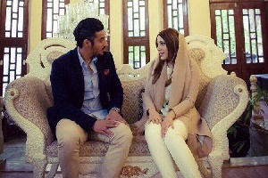 قوچان نژاد و همسرش در خیابان های اروپا + عکس