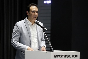 تصویری از گزارشگر معروف ایران در کنار همسرش