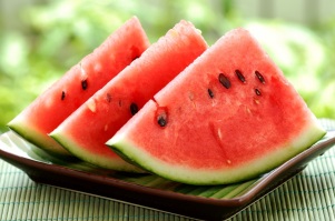 این میوه یلدا را بیشتر بشناسید 