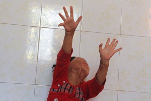 لحظه اسید پاشی + عکس